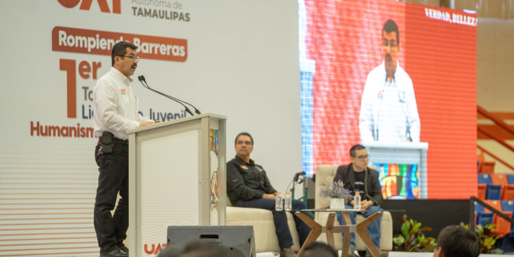 Queremos que nuestros estudiantes sean líderes con un profundo sentido humanista: Dámaso Anaya