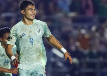 Stephano Carrillo, el posible reemplazo de Santiago Giménez en Feyenoord